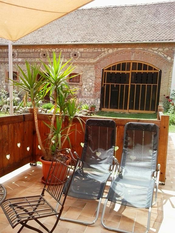 Hotel Levendula Porta Es Pajtaszinhaz Orfű Exterior foto